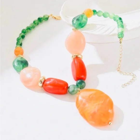 Elegant Multicolor Beaded Necklace - Picture 4 of 4